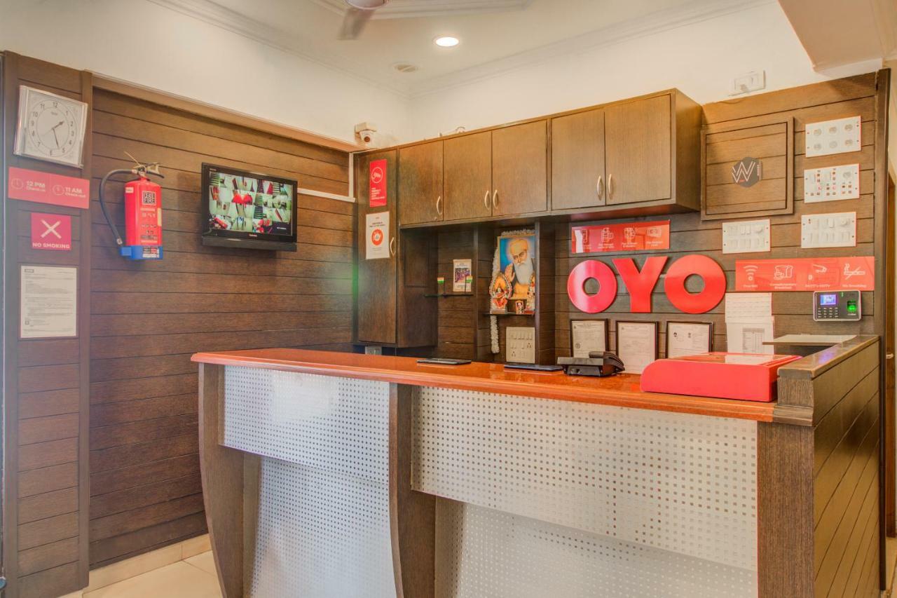 Отель Oyo Flagship 572 Santacruz West Мумбаи Экстерьер фото