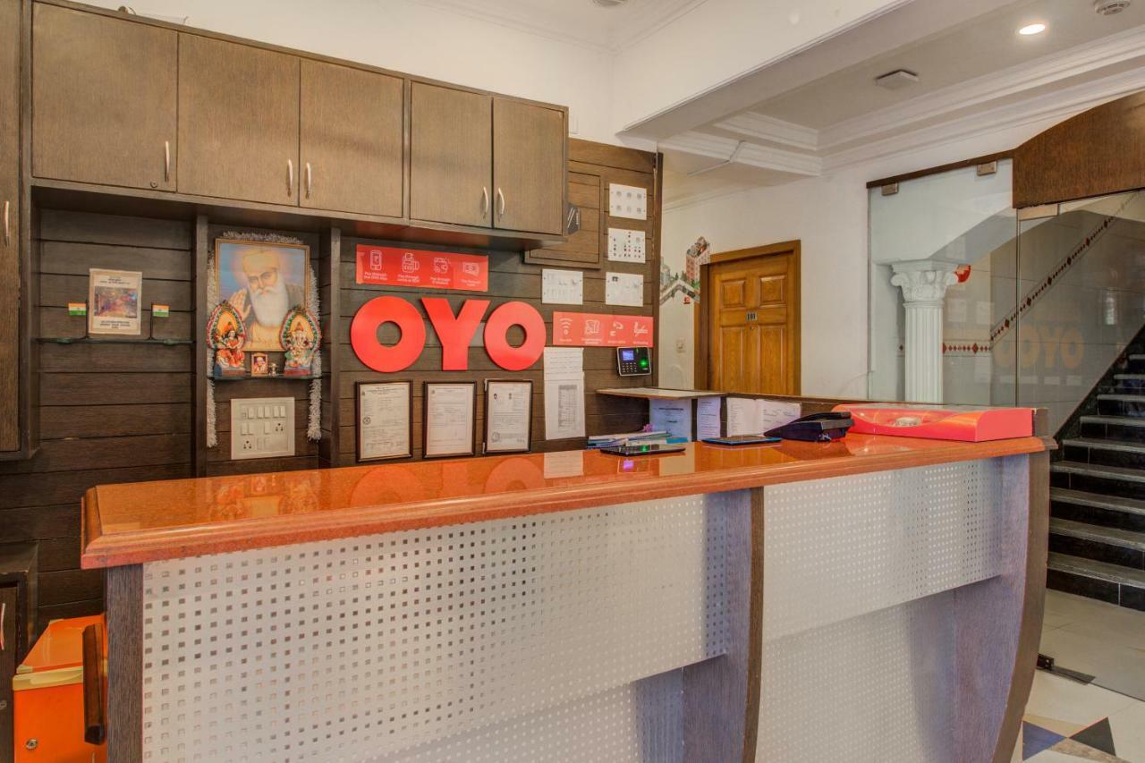 Отель Oyo Flagship 572 Santacruz West Мумбаи Экстерьер фото